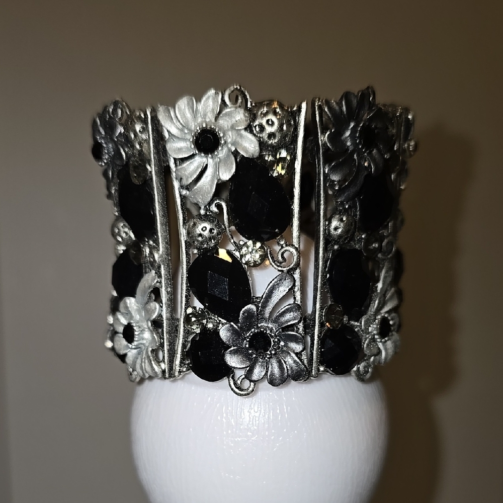 Silver Floral Embossed Bracelet